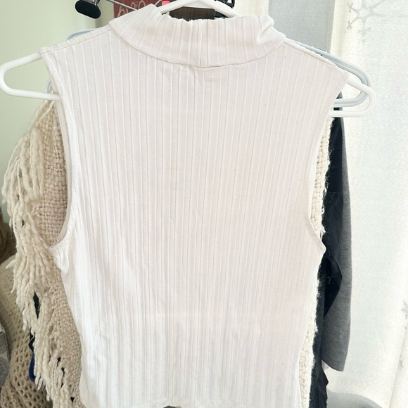 Dynamite Ivory Ribbed Tank Top. Size Medium. - Picture 2 of 3
